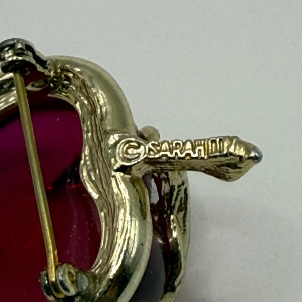 Sarah Coventry Vintage Red Jelly Belly Apple Brooch Gold Tone Fruit Pin